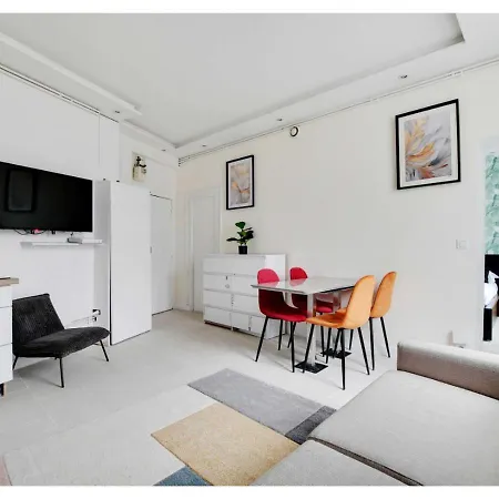 Beautiful Marais Bastille Apartment